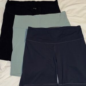3pk Old Navy Power Chill / Power Soft 6” Go Dry Bike Shorts w Hidden Pockets